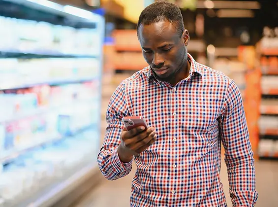Merchandiser using StoreSnap in store